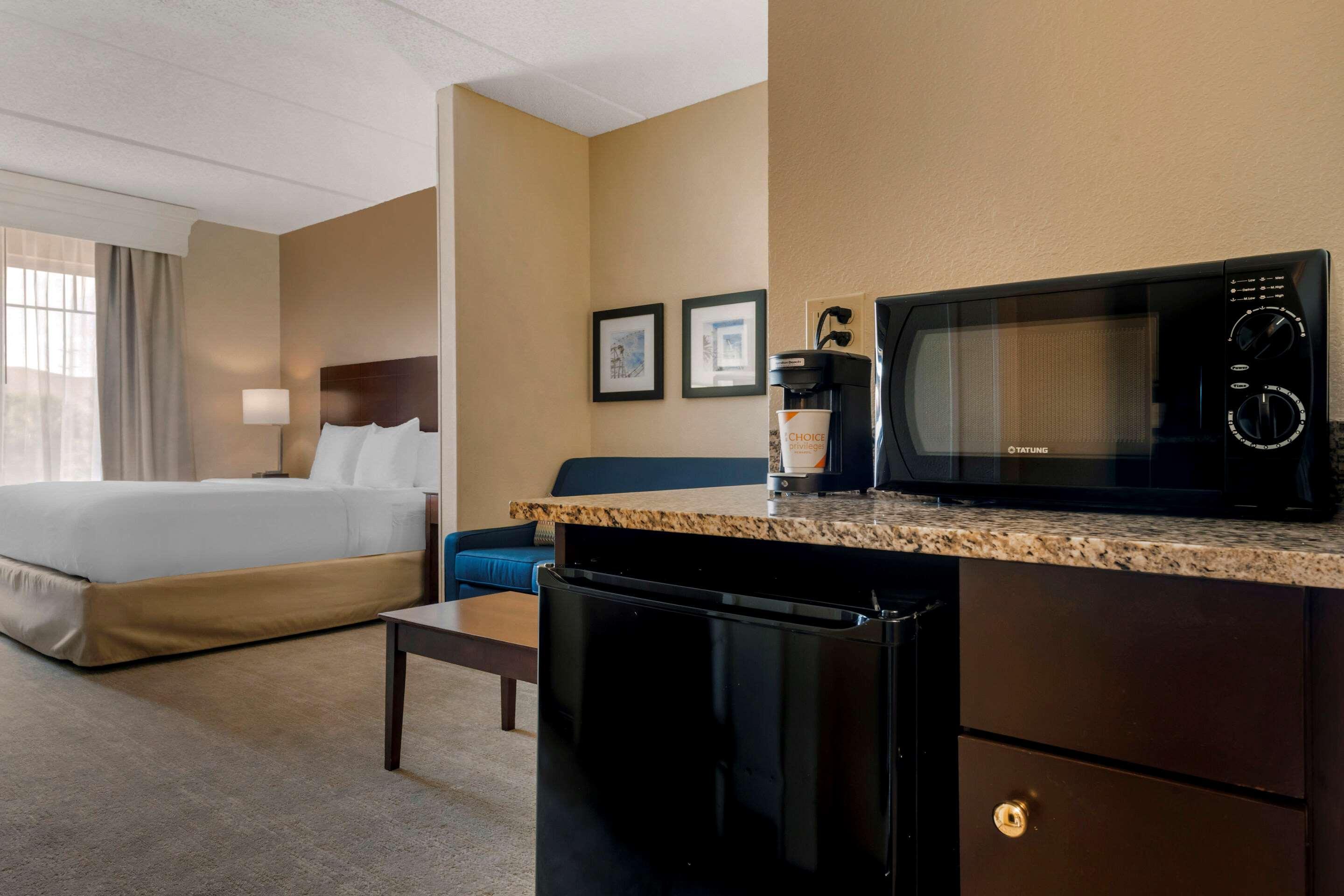 Comfort Suites Near Universal Orlando Resort Bagian luar foto